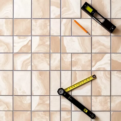 Układanie płytek w jodełkę jak zacząć