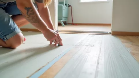 Układanie wykładziny PCV