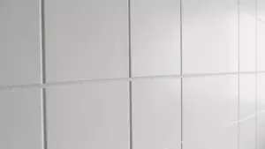 Płytki 60x120 na ścianę jak układać