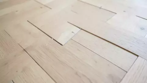podłoga w jodełkę jak układać