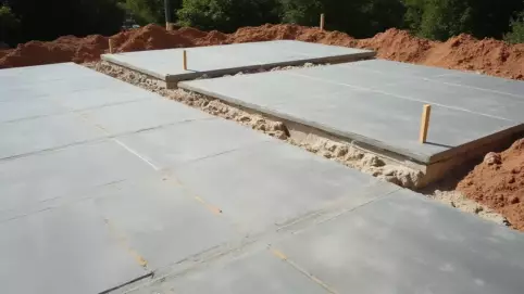 Układanie płyt tarasowych na suchym betonie